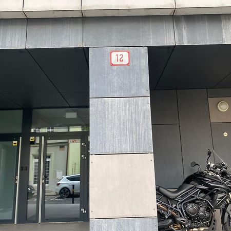 Appartamento Old Town Bratislava 1Bdr Private Parking Esterno foto